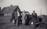 Mogens, Mary og Henry i Hirtshals - sommeren 1958